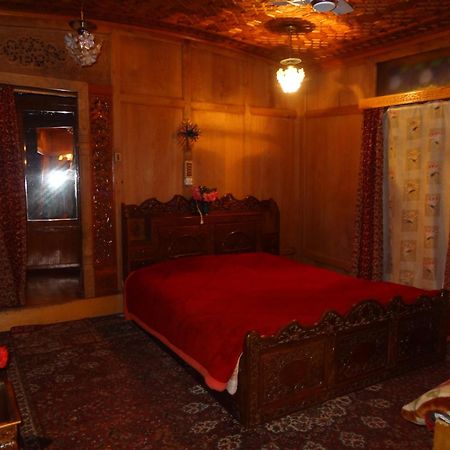 Srīnagar Houseboat Moon Of Kashmir酒店 客房 照片