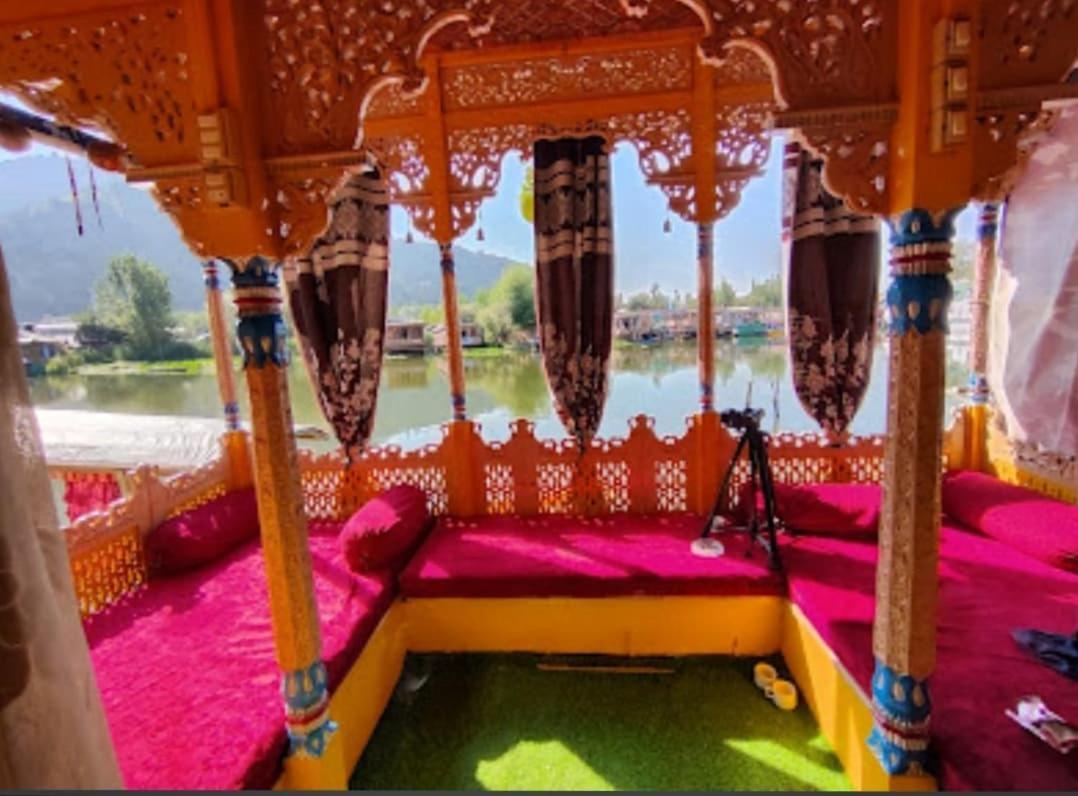 Srīnagar Houseboat Moon Of Kashmir酒店 外观 照片