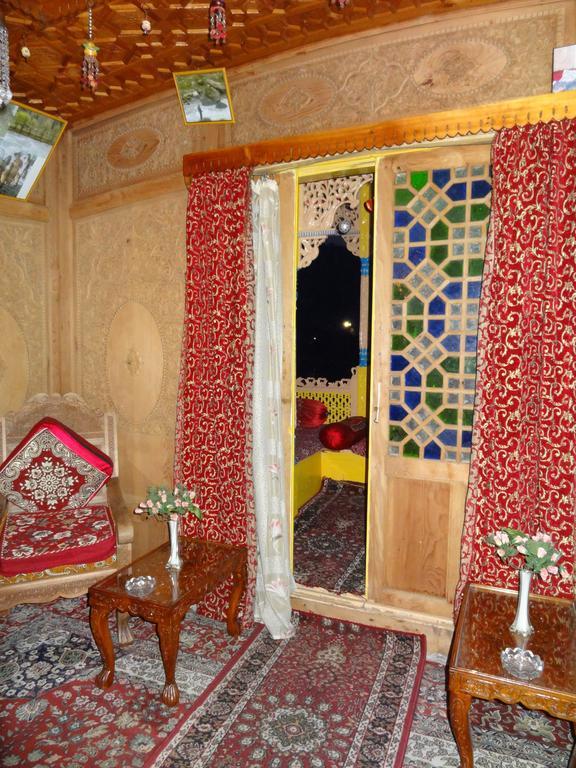 Srīnagar Houseboat Moon Of Kashmir酒店 外观 照片
